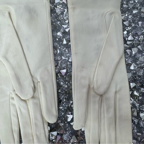 1950s cream mid-length gloves with embroidered flowers made in france rare vtg - Picture 13 of 14